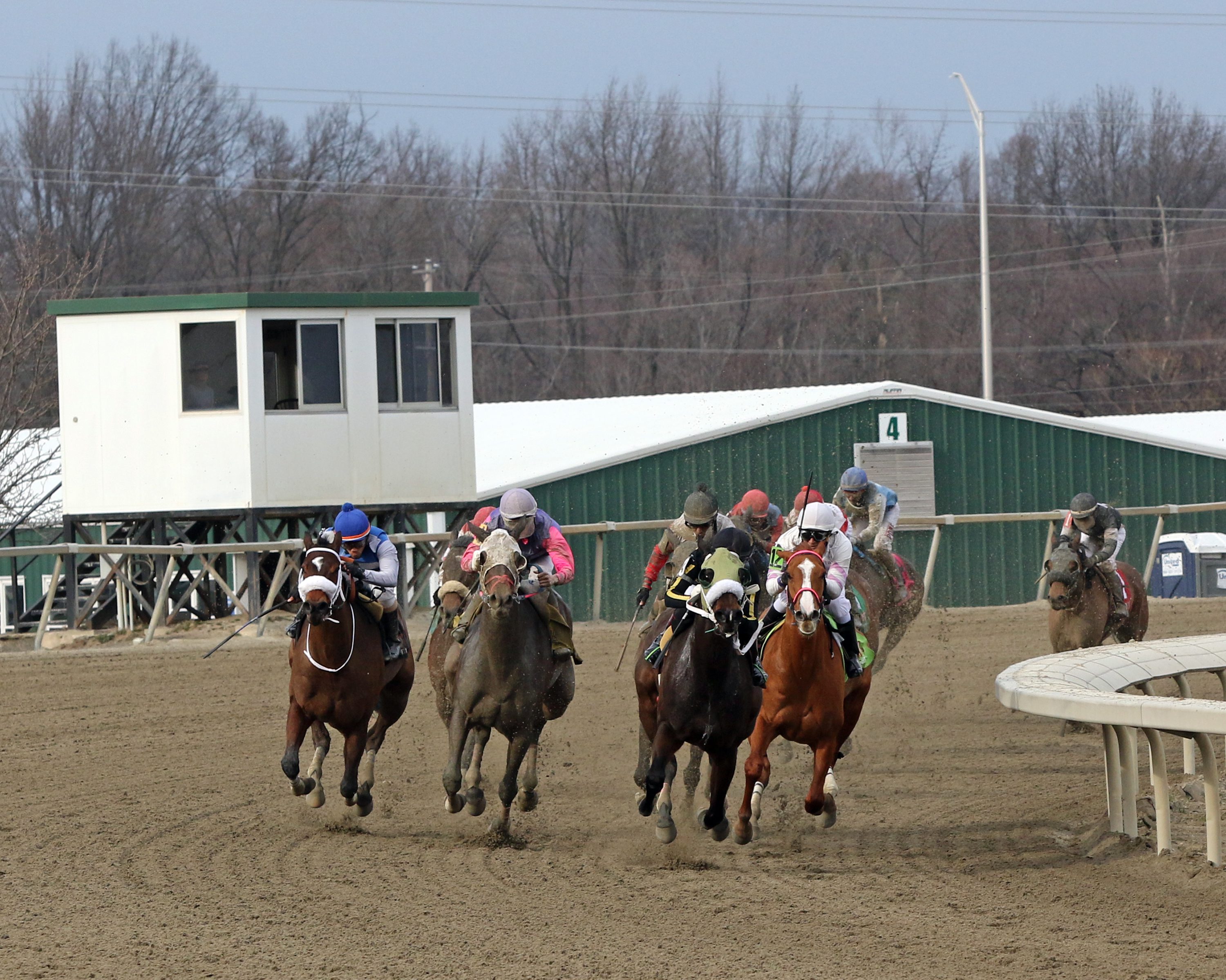 The final turn of Race 7 at Parx on March 7, 2022. Photo By: Chad B. Harmon